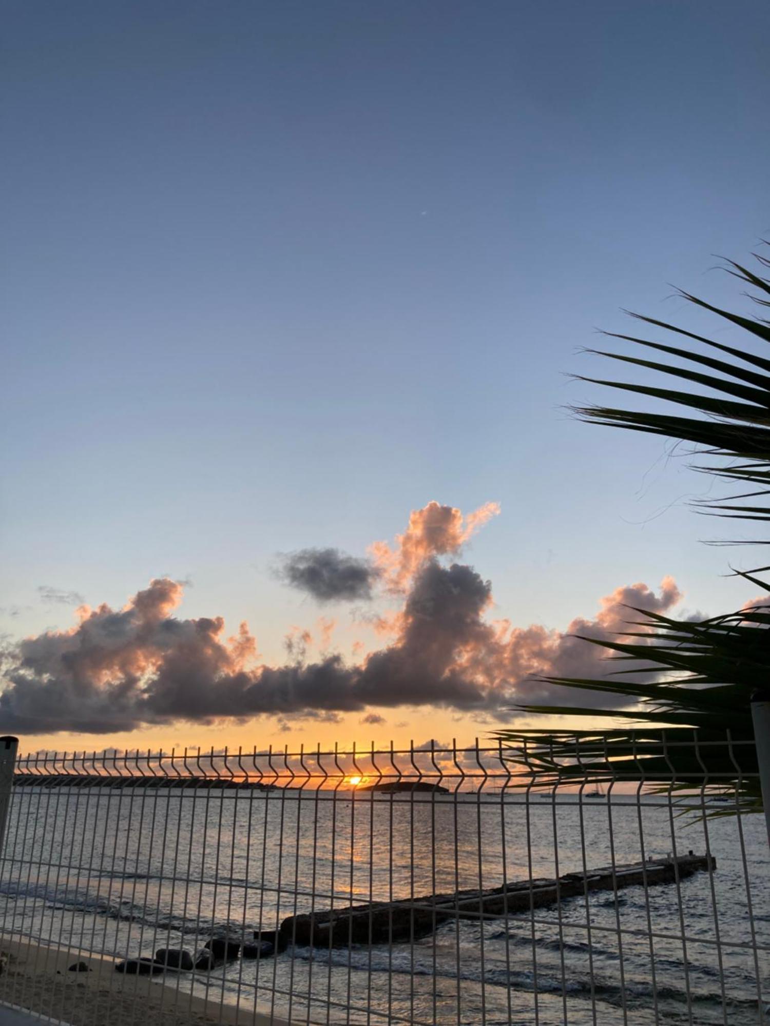 Appartement Pieds Dans L'Eau Vue Mer Acces Plage Et Piscine Marigot  Exterior foto
